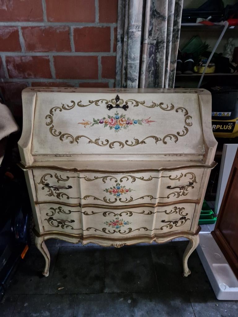 Secretaire te koop., Ophalen