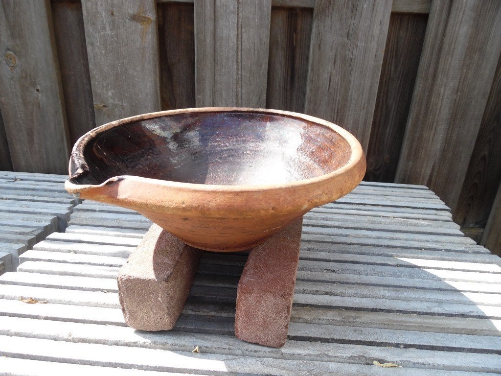 Plat à lait en grès, glaçure au plomb, XIXe siècle, Enlèvement