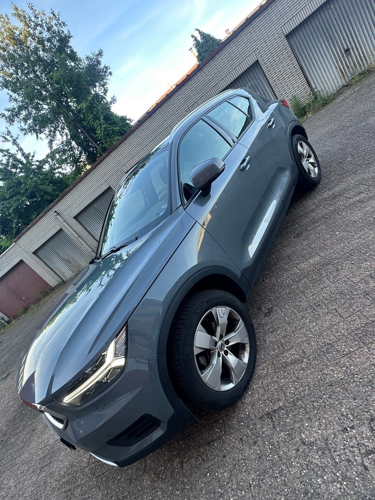 Volvo XC40 Momentum - Boîte de vitesses automatique 2020, Argent ou Gris, Achat, Euro 6, Noir
