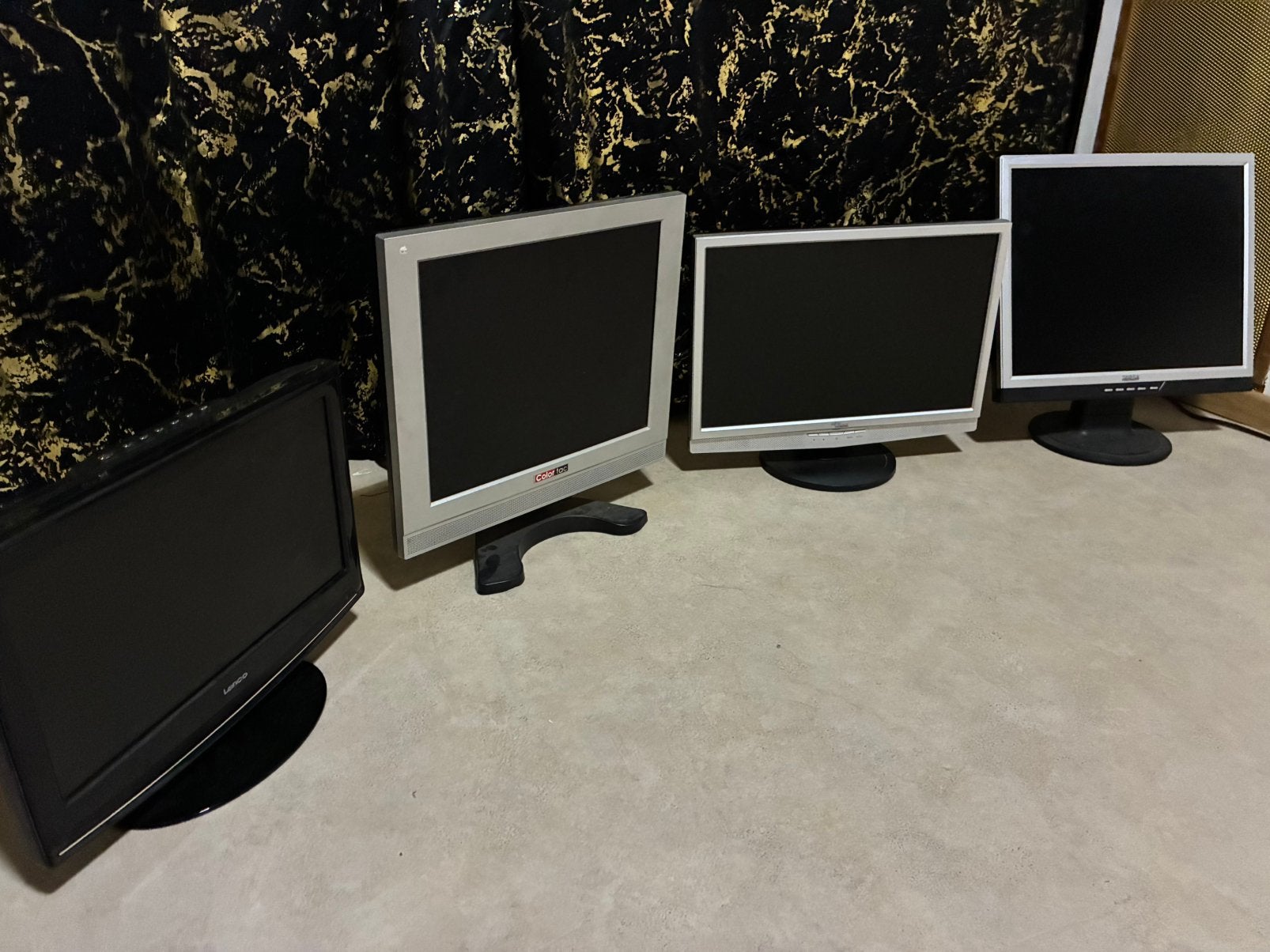 4 Computerschermen / Monitoren te koop, Computers en Software, Monitoren, Ophalen, Zo goed als nieuw