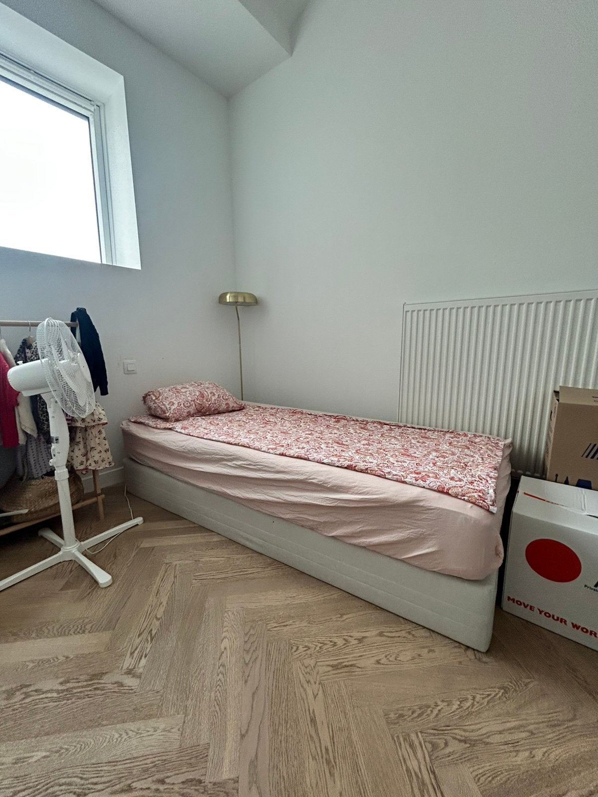 Bed - 1 persoon, Ophalen, Zo goed als nieuw, 200 cm