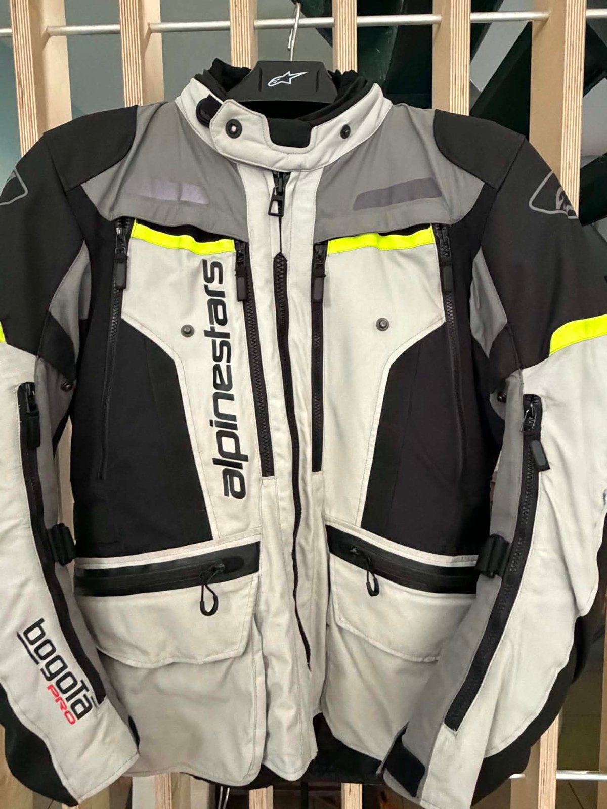 Alpinestars bogota, Motoren, Ophalen