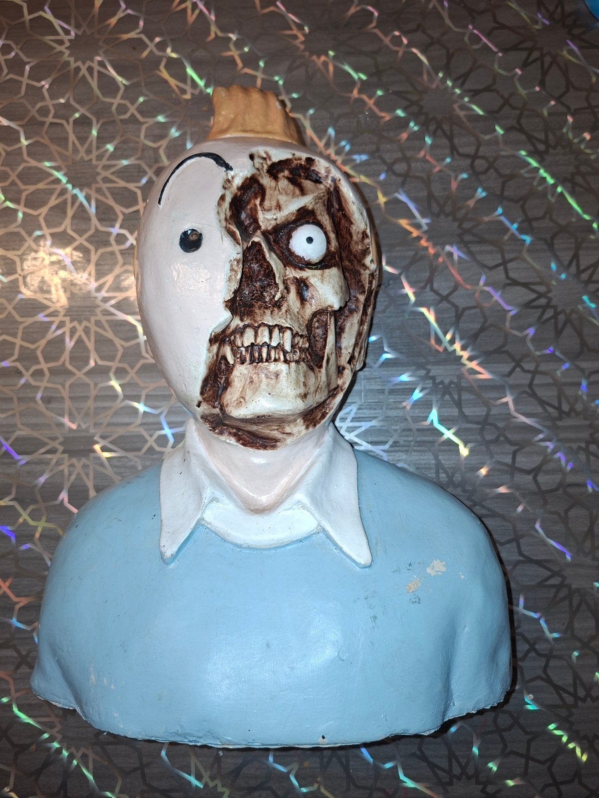 statue tintin halloween en beton armé peu commune  ... rare, Tickets & Billets