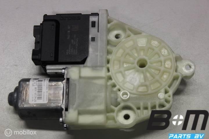 Raammotor rechter voordeur Passat 3C0959704, Gebruikt