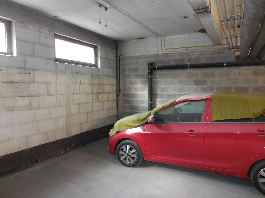 te huur garage box 90 m², Anvers (ville)