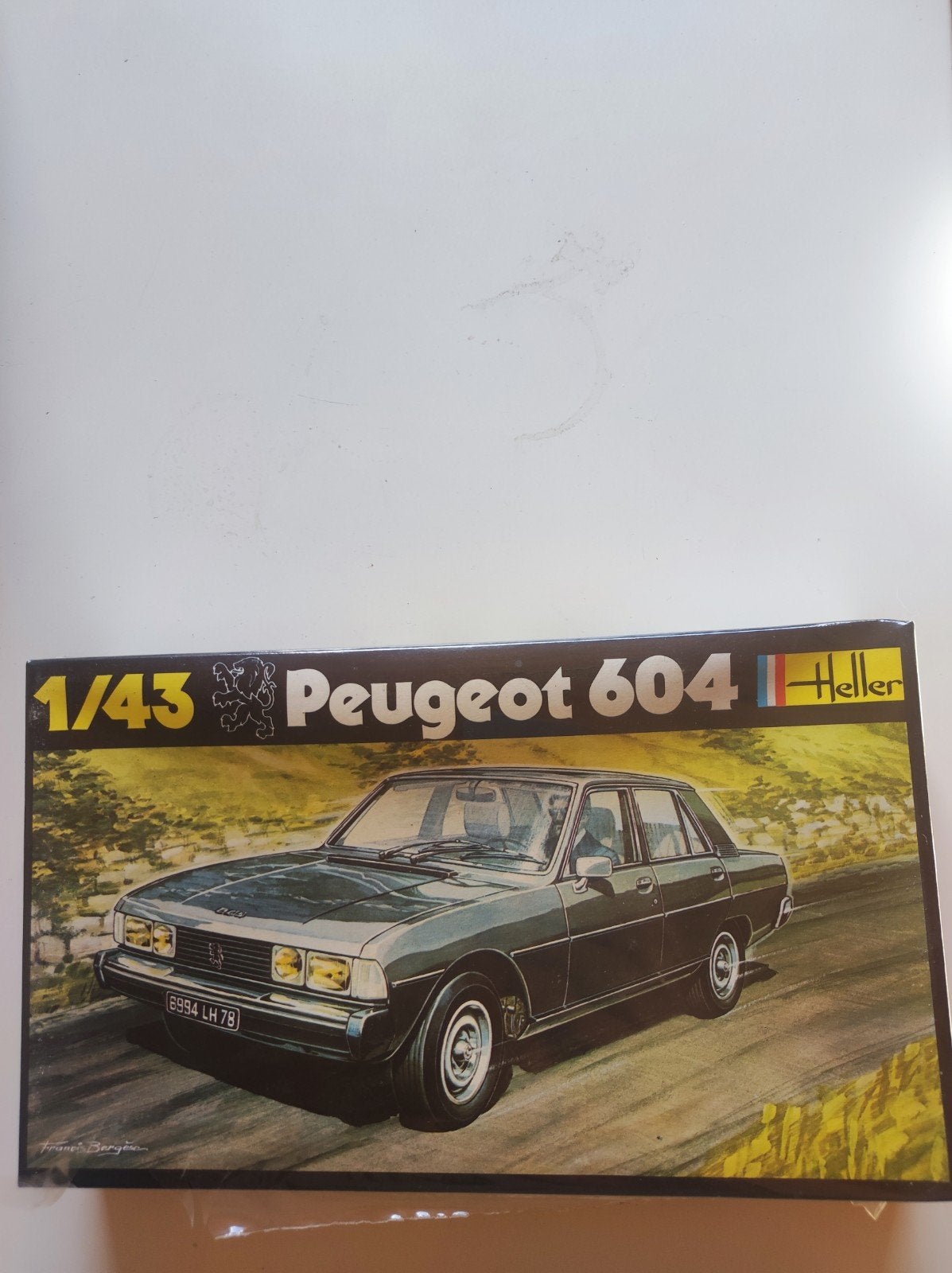 Kit de maquette Peugeot 604, Enlèvement ou Envoi, Voiture, Comme neuf, Heller