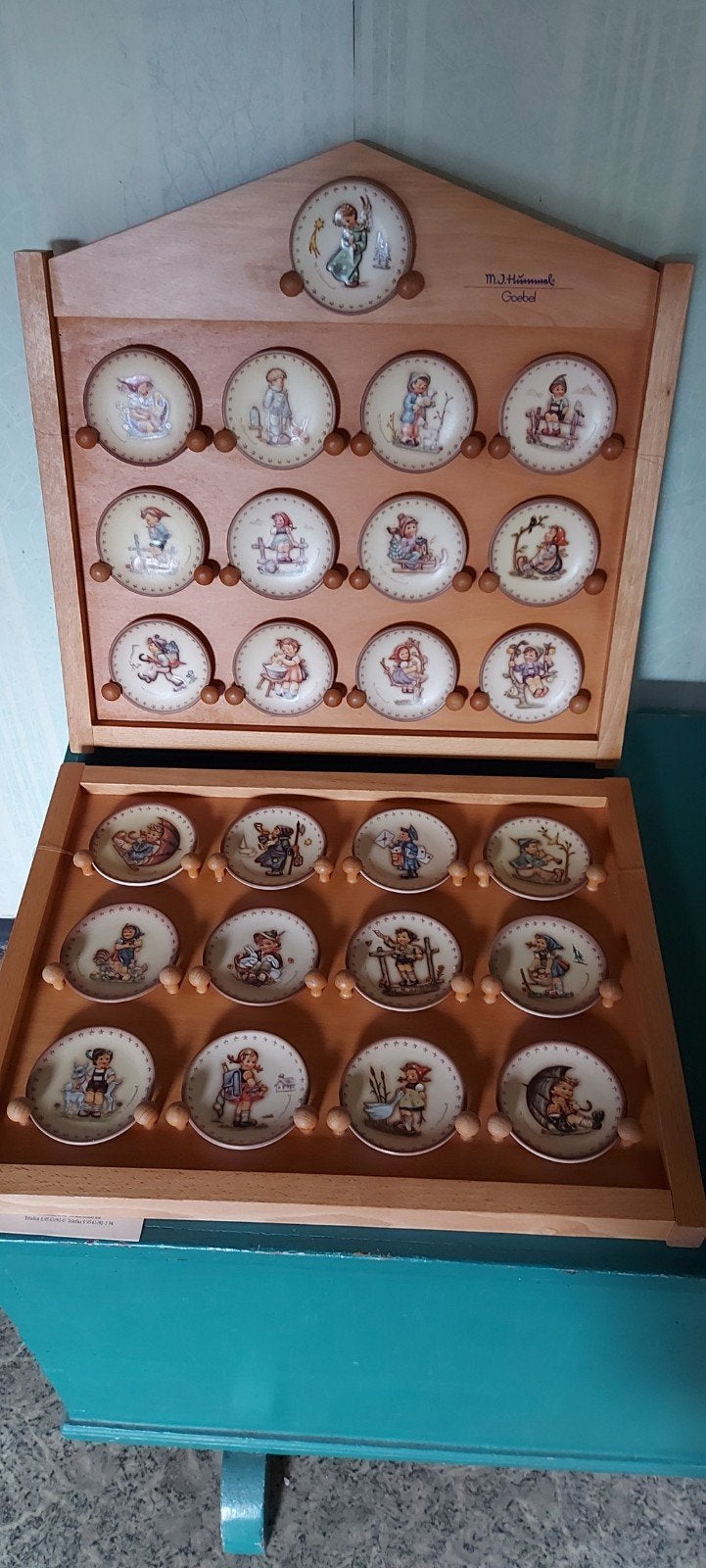 Assiettes Hummel, décoration murale avec 25 assiettes, Antiquités & Art, Enlèvement ou Envoi