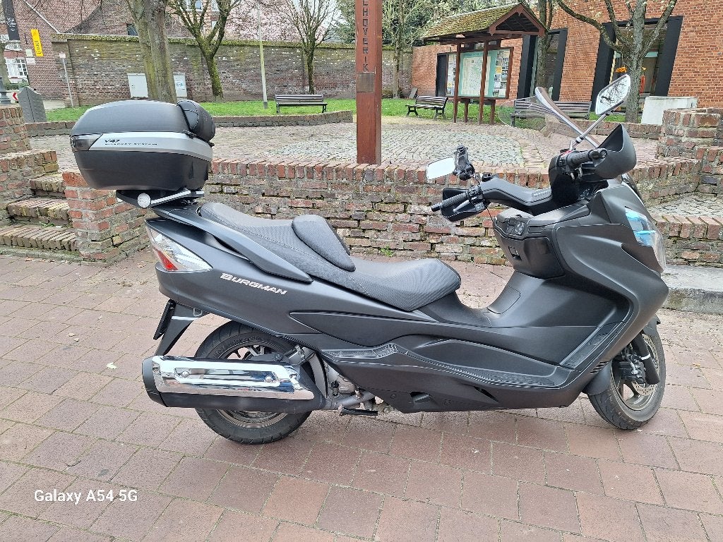 Suzuki Burgman Executive 400, Motos, Motos | Suzuki, Particulier, Scooter, Éclairage LED