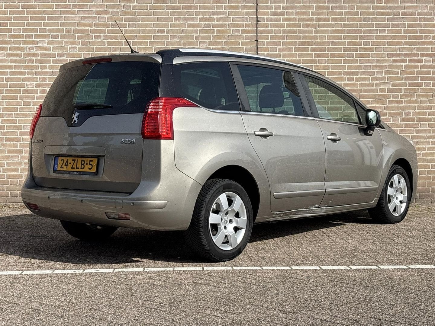 Peugeot 5008 1.6 THP Style 5p. | Pano | Climate | Cruise | N, Auto's, Peugeot, 167 g/km, Monovolume, Handgeschakeld, Zilver of Grijs