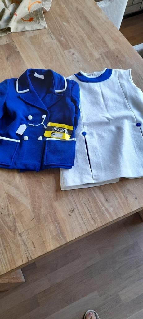 Nieuwe vintage jurk en jas, Ophalen