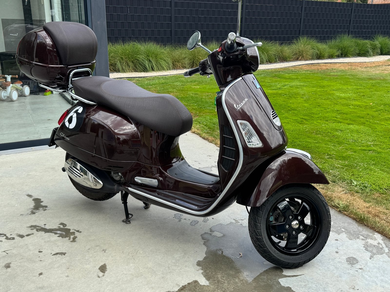 Piaggio Vespa 125cc GTS, Fietsen en Brommers, Ophalen, 125 cc, Zo goed als nieuw