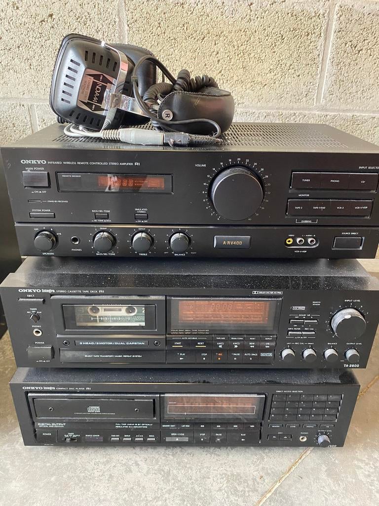 Amplificateur, stereo cassette , compacte disc et casque, Enlèvement, Comme neuf
