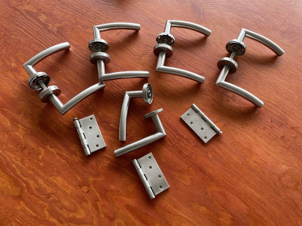 4 poignées pour porte d'intérieur (+3 charnières), Bricolage & Construction, Enlèvement, Comme neuf, Métal, Autres types