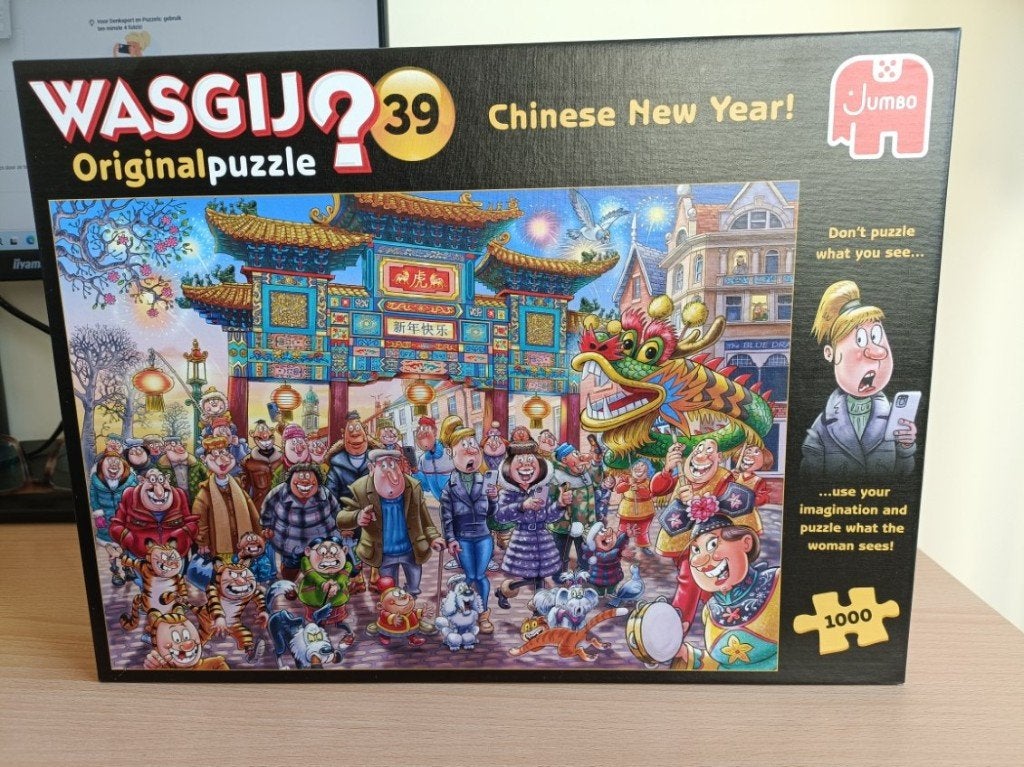 Puzzel Wasgij 'Chinese New Year!' 1000 stukjes, Enlèvement ou Envoi, 500 à 1500 pièces, Comme neuf, Puzzle