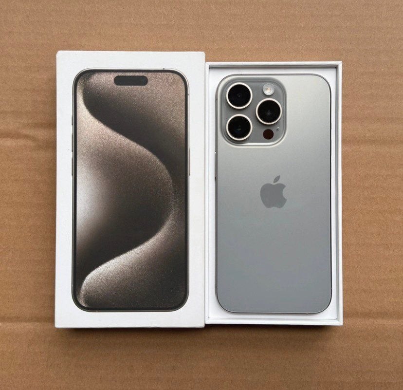 iPhone 15 Pro 128 Go en titane naturel — 90 % de batterie, Télécoms, Téléphonie mobile | Apple iPhone, 256 GB, Comme neuf, Sans abonnement