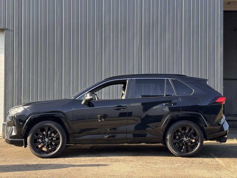Toyota rav4 Black Edition met afneembare trekhaak, Auto's, Automaat, https://public.car-pass.be/vhr/011cc0d7-abf3-46b2-8166-4052e540b46b