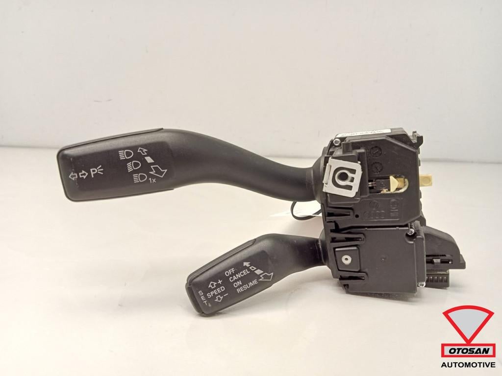 Interrupteur de r gulateur de vitesse Audi A3 8P 8P0953513F, AUDI AG, Auto-Union-Strasse 1
85045  Ingolstadt, DE, Audi, Utilisé