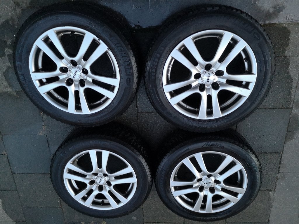 Vente Pneux et jantes 205 55 R16 Michelin, Autos : Pièces & Accessoires, Pneus hiver, 16 pouces, Véhicule de tourisme, 205 mm