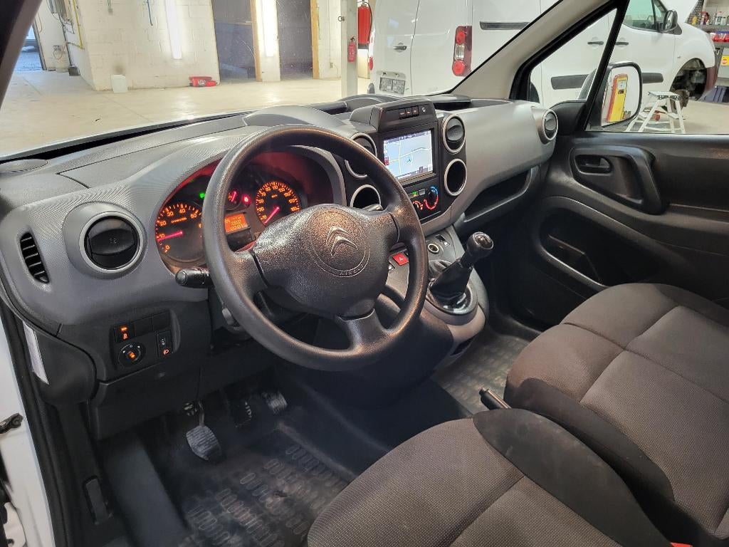 Citroen Berlingo L2 - Trekhaak - Navi - Carplay - Camera, Auto's, Bestelwagens en Lichte vracht, Voorwielaandrijving, Stof, 4 cilinders