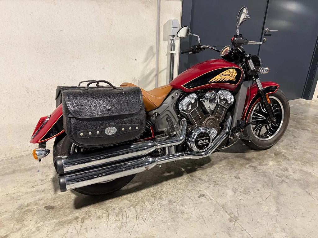 Indian Scout met tassenset (bj 2021), Motoren, Chopper, Bedrijf, 1133 cc, Meer dan 35 kW