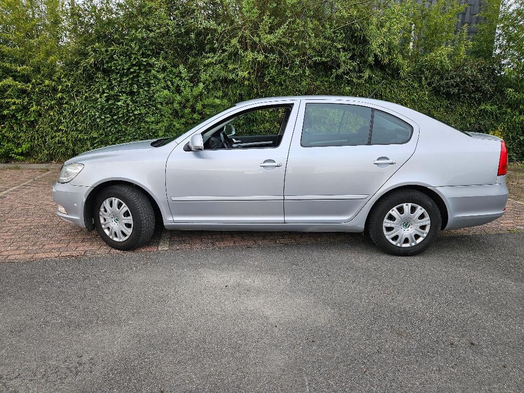 Skoda Octavia 1.2 TSI DSG BOITE AUTO. CT OK+CAR-PASS, Euro 5, Stof, Zwart, 4 cilinders