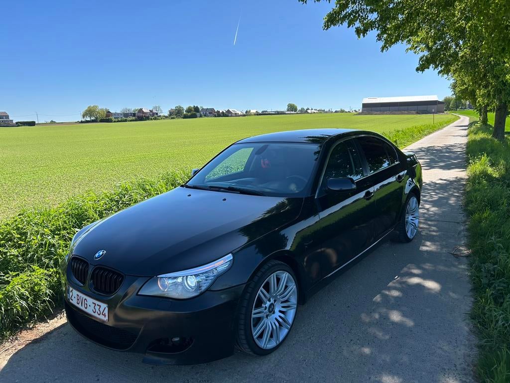 Bmw Serie 520D 330.000 km 2009 joystick, Auto's, BMW, Automaat, Euro 5, Zwart, Zwart