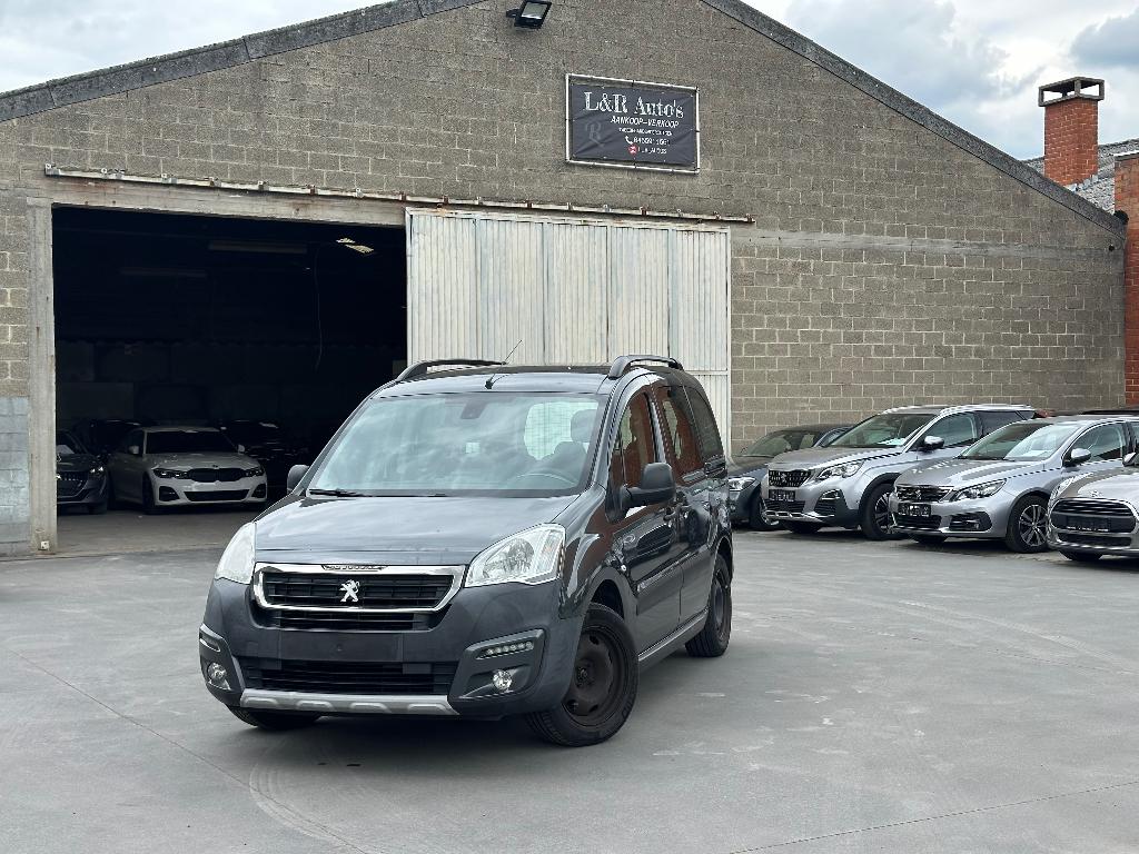 Peugeot Partner 1,2 cm³ 110 ch/cc/Apple CarPlay/Garantie, Autos, Peugeot, Entreprise, Achat, Partner, ABS, Airbags, Air conditionné