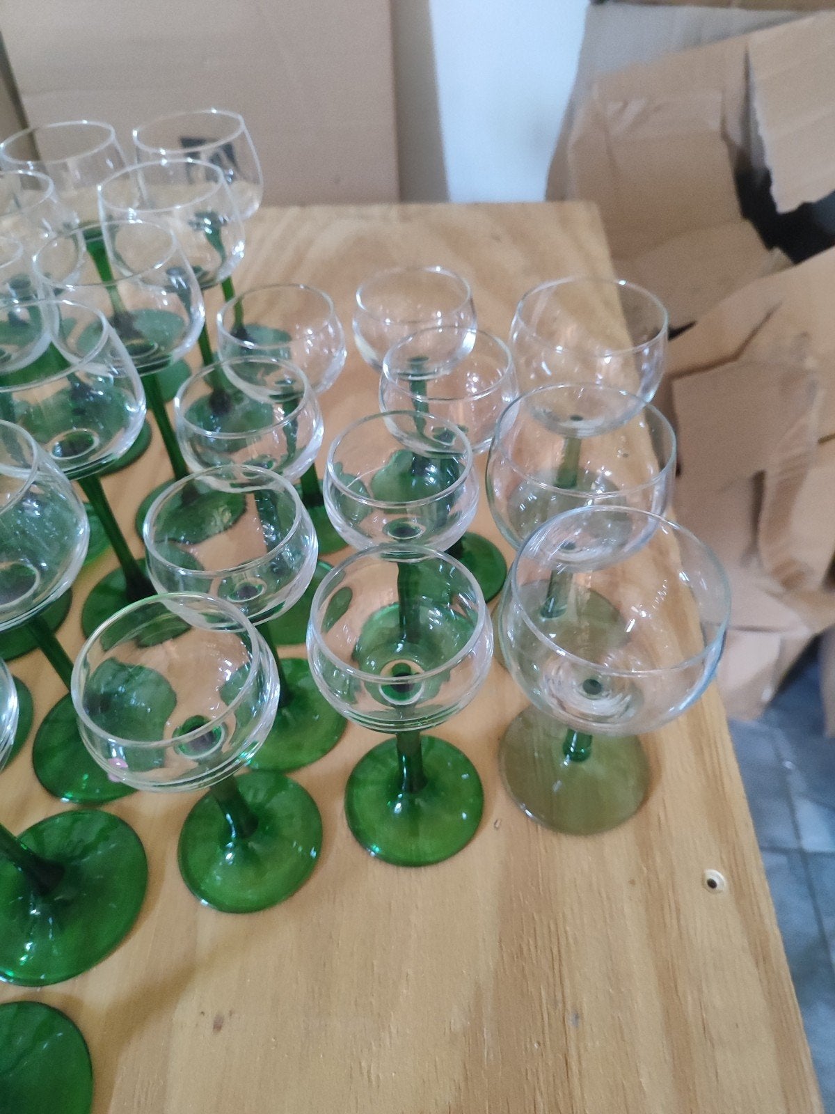 Ensemble de 33 Verres de vins  ARC vintage Alsace a pied étr, Ophalen of Verzenden