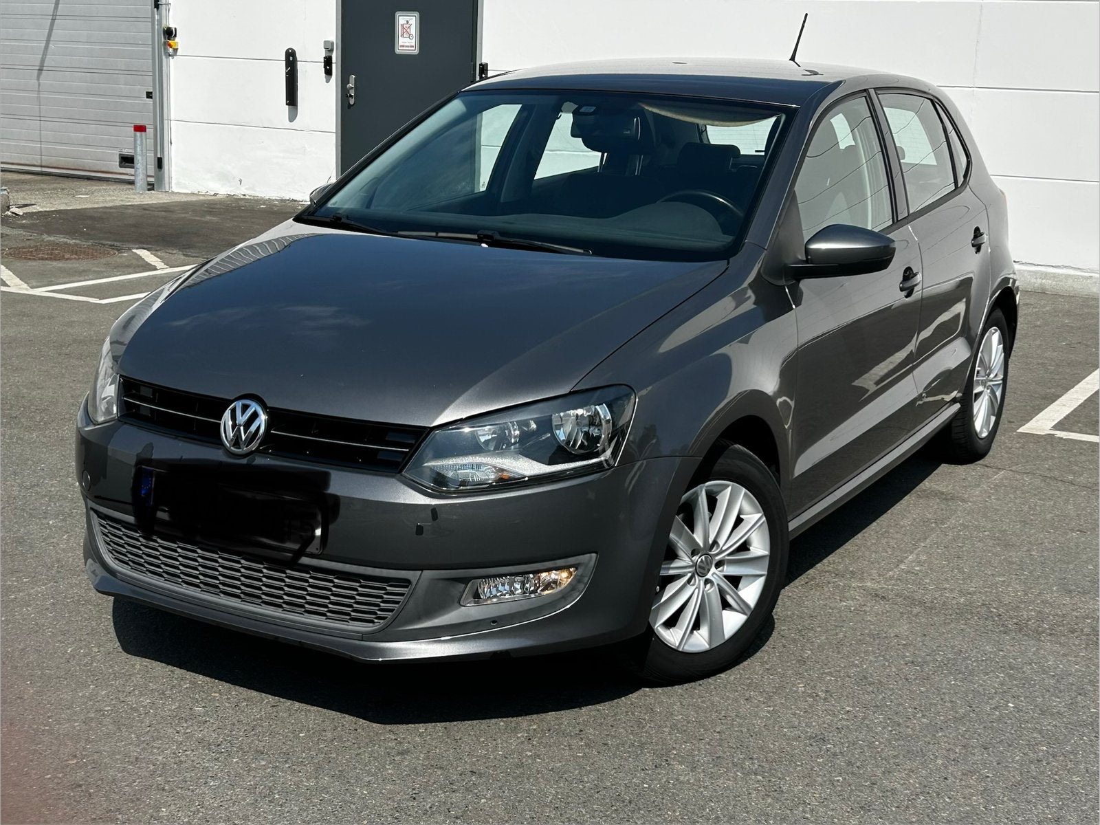 VW POLO 12/2011 1.6TDI 90cv, Boîte manuelle, Entretenue par le concessionnaire, Noir, 5 portes