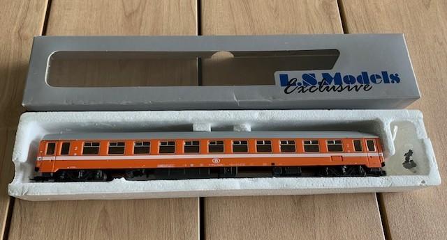 LSModels I10 NMBS, Hobby en Vrije tijd, Overige merken, Gelijkstroom of Wisselstroom, Wagon, Ophalen of Verzenden
