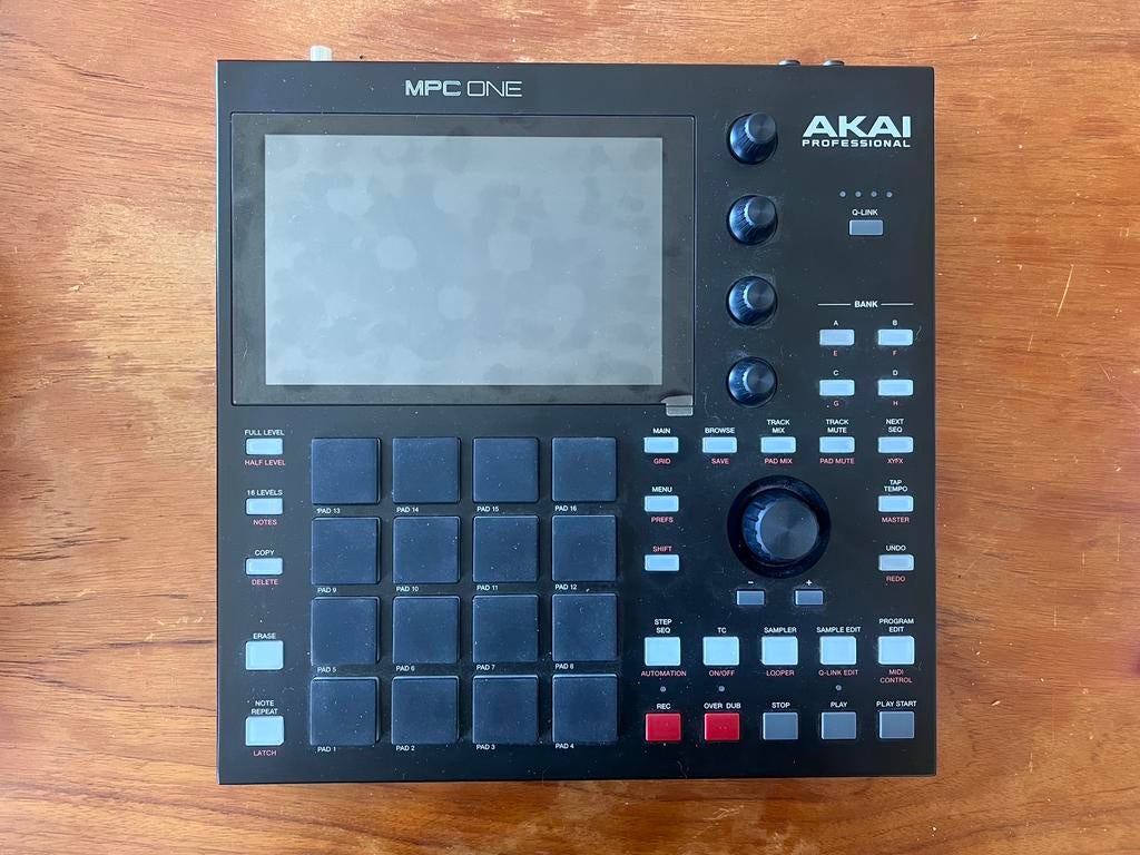 Akai MPC ONE & Travel Case, Enlèvement, Comme neuf