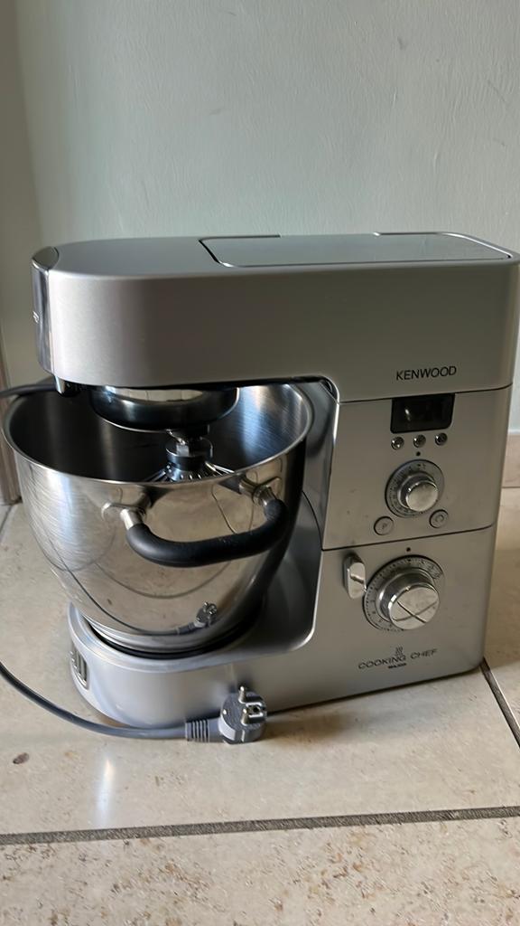 Kenwood Km070 met inductie, Elektronische apparatuur, Keukenmixers, Ophalen, Zo goed als nieuw
