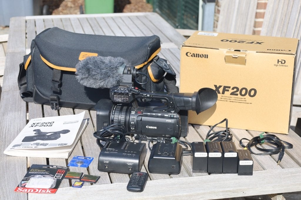 COMPLETE CANON XF 200 PRO CAMERASET, TV, Hi-fi & Vidéo, Appareils photo numériques, Stabilisation d'image, Enlèvement, Pare-soleil