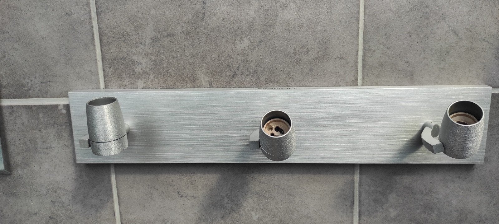 Moderne zilverkleurige spotbalk met 3 spots in geborsteld al, Ophalen