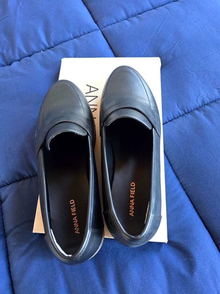 Schoenen in zeer goede staat, nooit gedragen, nieuwe T40., Ophalen of Verzenden, Zwart