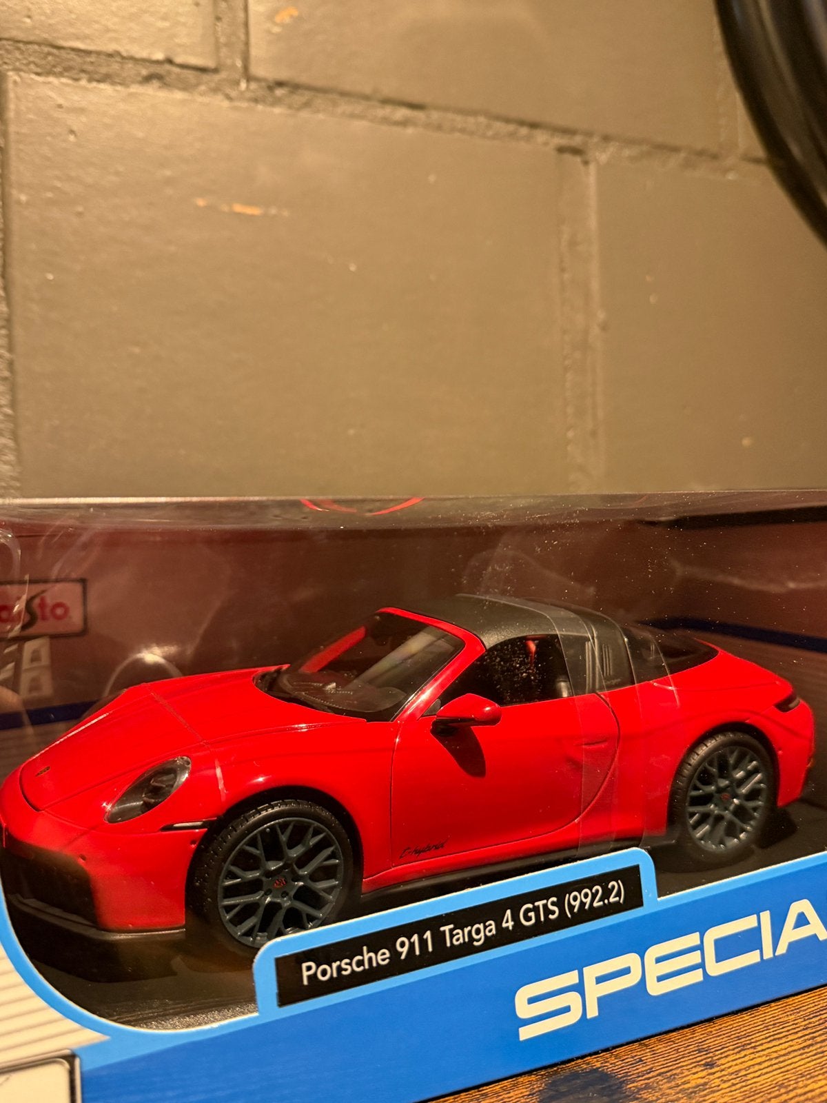 Porsche 992 Targa GTS, Hobby en Vrije tijd, Modelauto's | 1:18, Ophalen of Verzenden, Zo goed als nieuw, Maisto