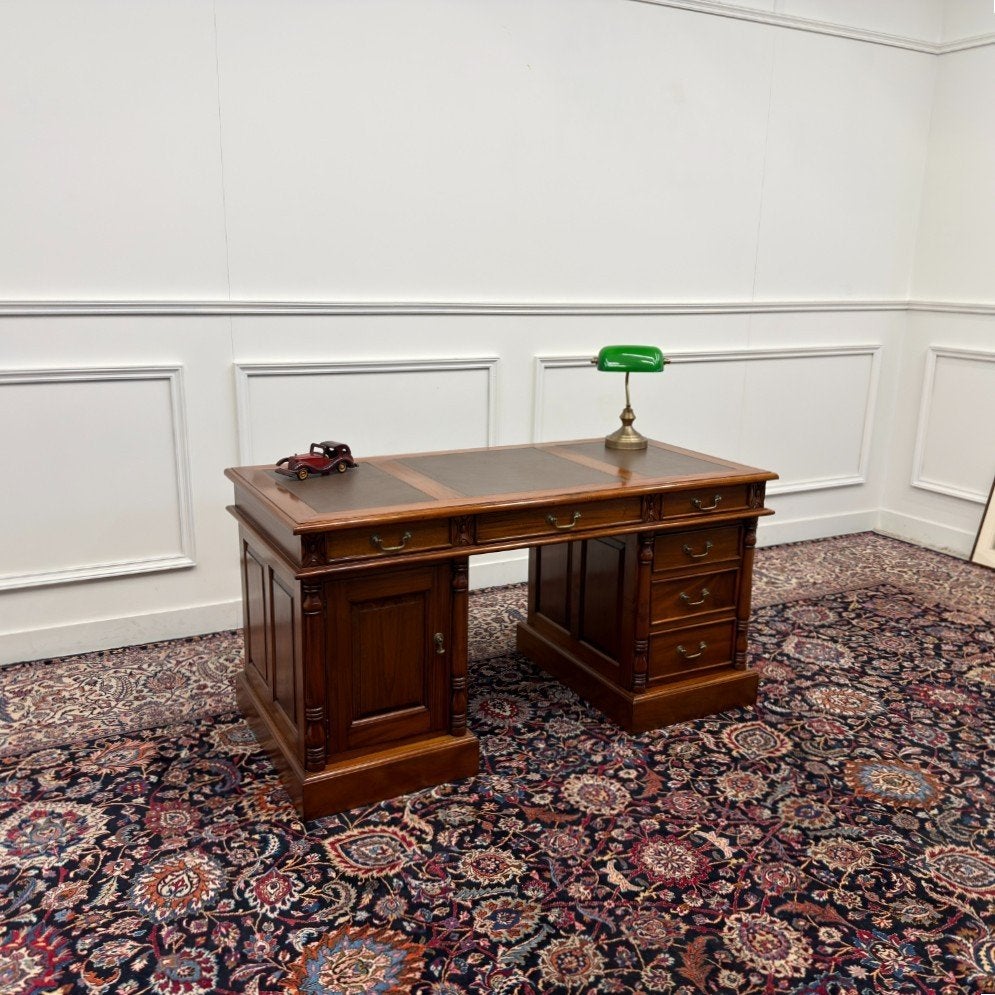 Klassiek Engels Chesterfield Bureau, Ophalen