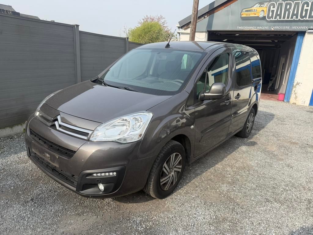 Berlingo Mulispace 1.2 benzine navi cruise camera pdc v+a, Auto's, Voorwielaandrijving, Euro 6, 5 deurs, Electronic Stability Program (ESP)