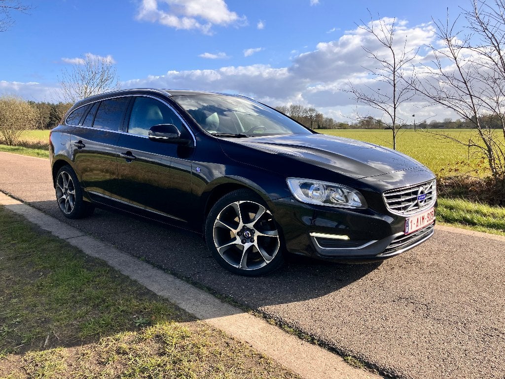 Volvo V60 D4, Auto's, Volvo, Dealer onderhouden, Leder, V60, 5 deurs