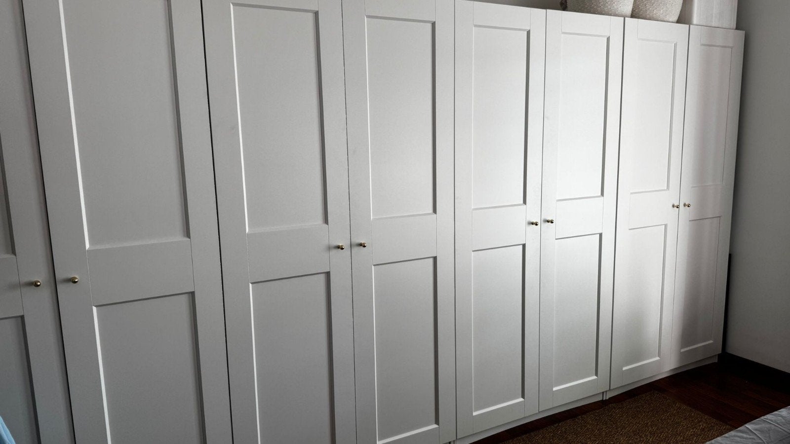 Ikea Pax kledingkast, 8 deuren. Ikea Brimnes bed met matras, Enlèvement