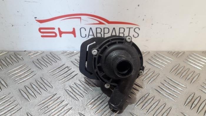 Pompe à eau supplémentaire d'un Mercedes CLA, 3 mois de garantie, Utilisé, -, -