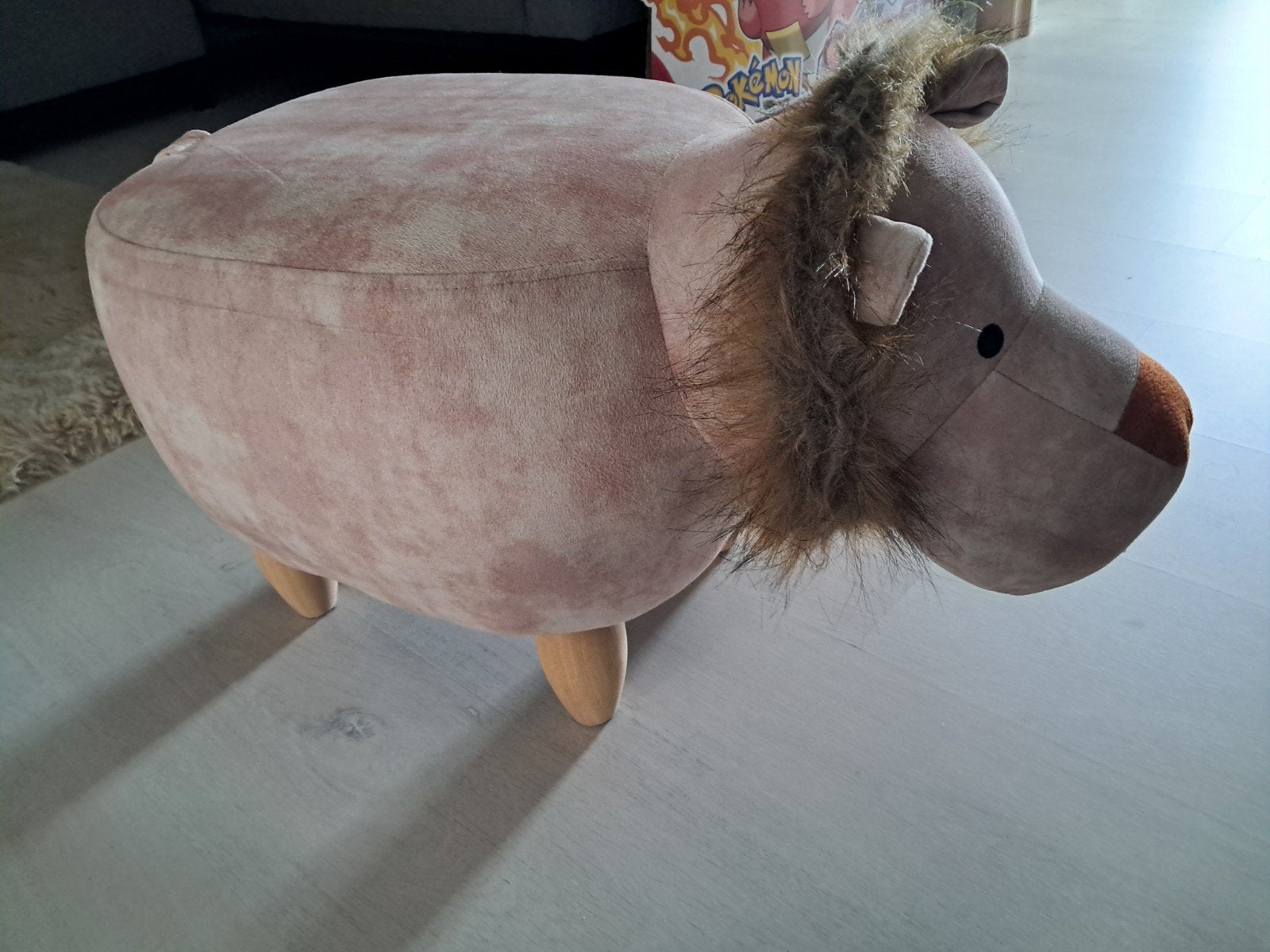 Poef, zitbankje leeuw kinderkamer, Enlèvement