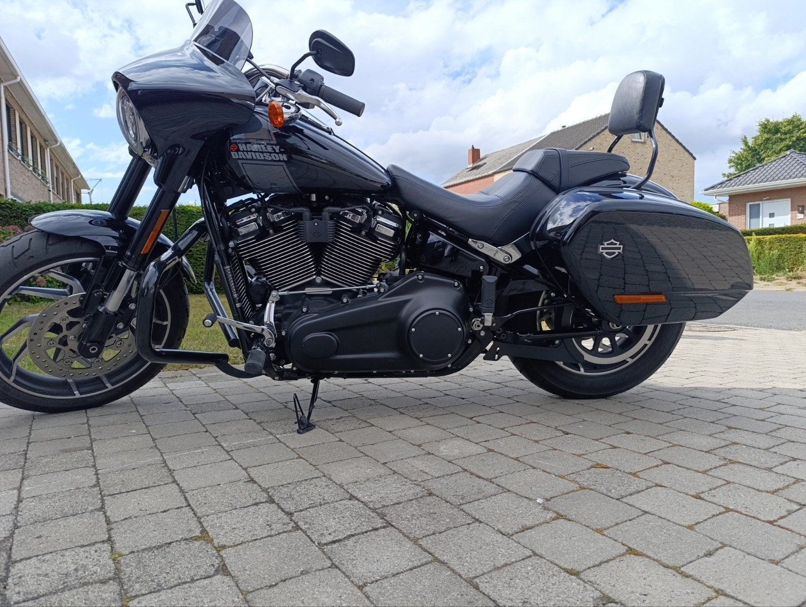 Harley-Davidson Sport Glide (FLSB) 107ci – 2024, Motoren, 2 cilinders, 1745 cc, Nieuw, ABS
