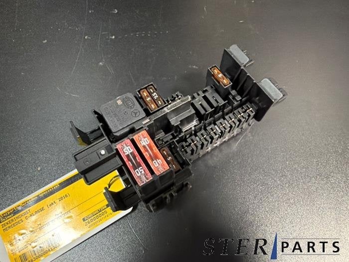 Boîte à fusibles d'un Mercedes C-Klasse, 3 mois de garantie, Utilisé, -, -