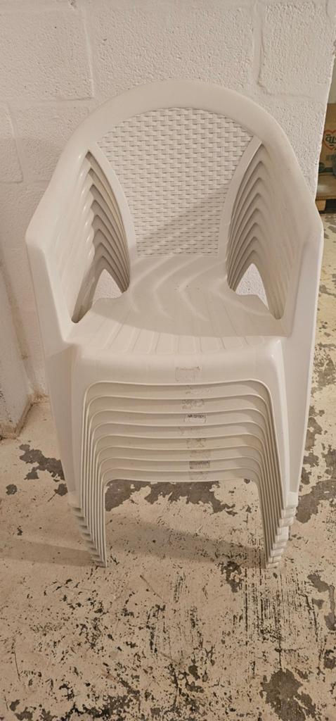 9x Witte plastic tuinstoelen (stapelbaar), Ophalen, Kunststof, Stapelbaar