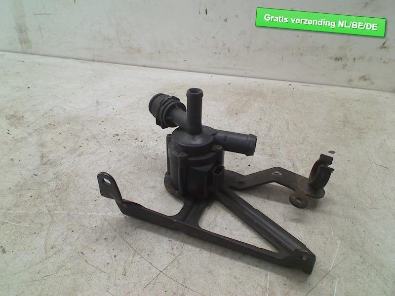 EXTRA WATERPOMP BMW 1 serie (F20) (11517600969), Gebruikt, BMW, Petuelring 130
80809  München, DE, Bayerische Motoren Werke AG