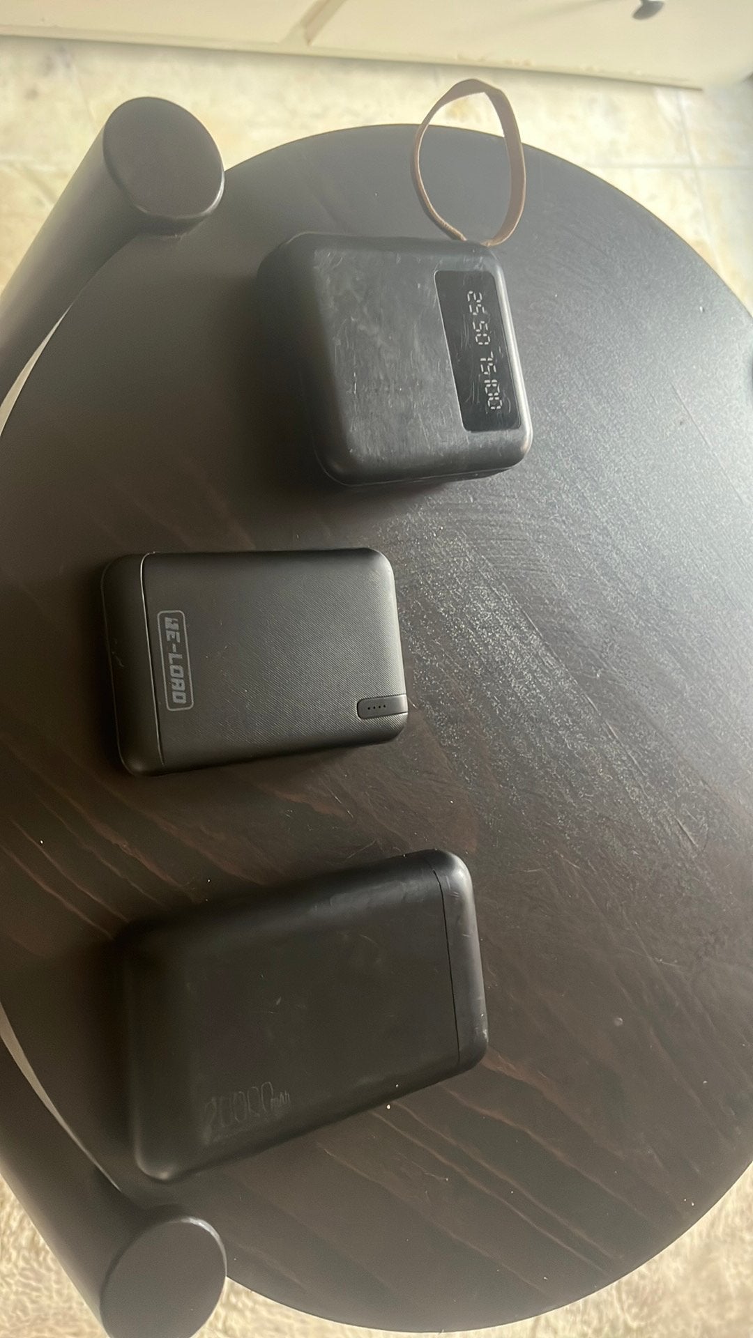 3 powerbanks, Telecommunicatie, Powerbanks, Ophalen, Zo goed als nieuw