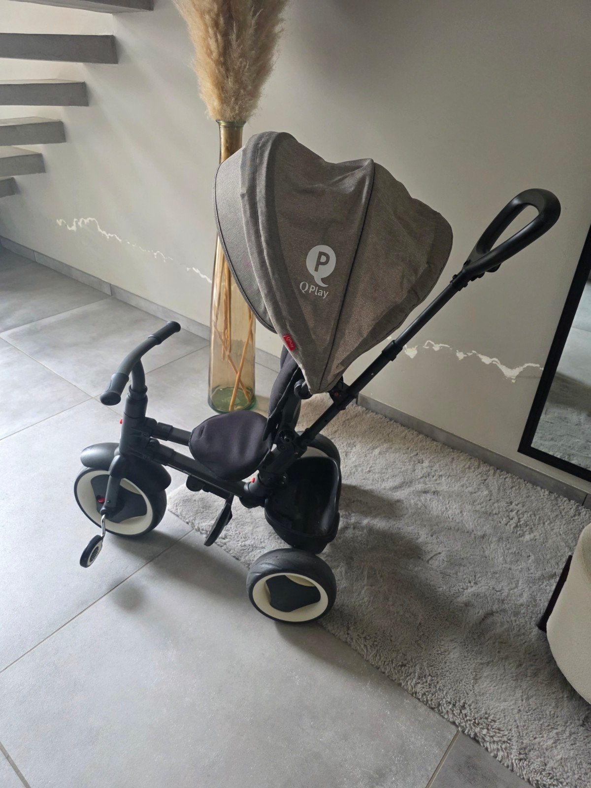 Tricycle évolutif QPlay avec poignée parentale – Très bon ét, Enfants & Bébés