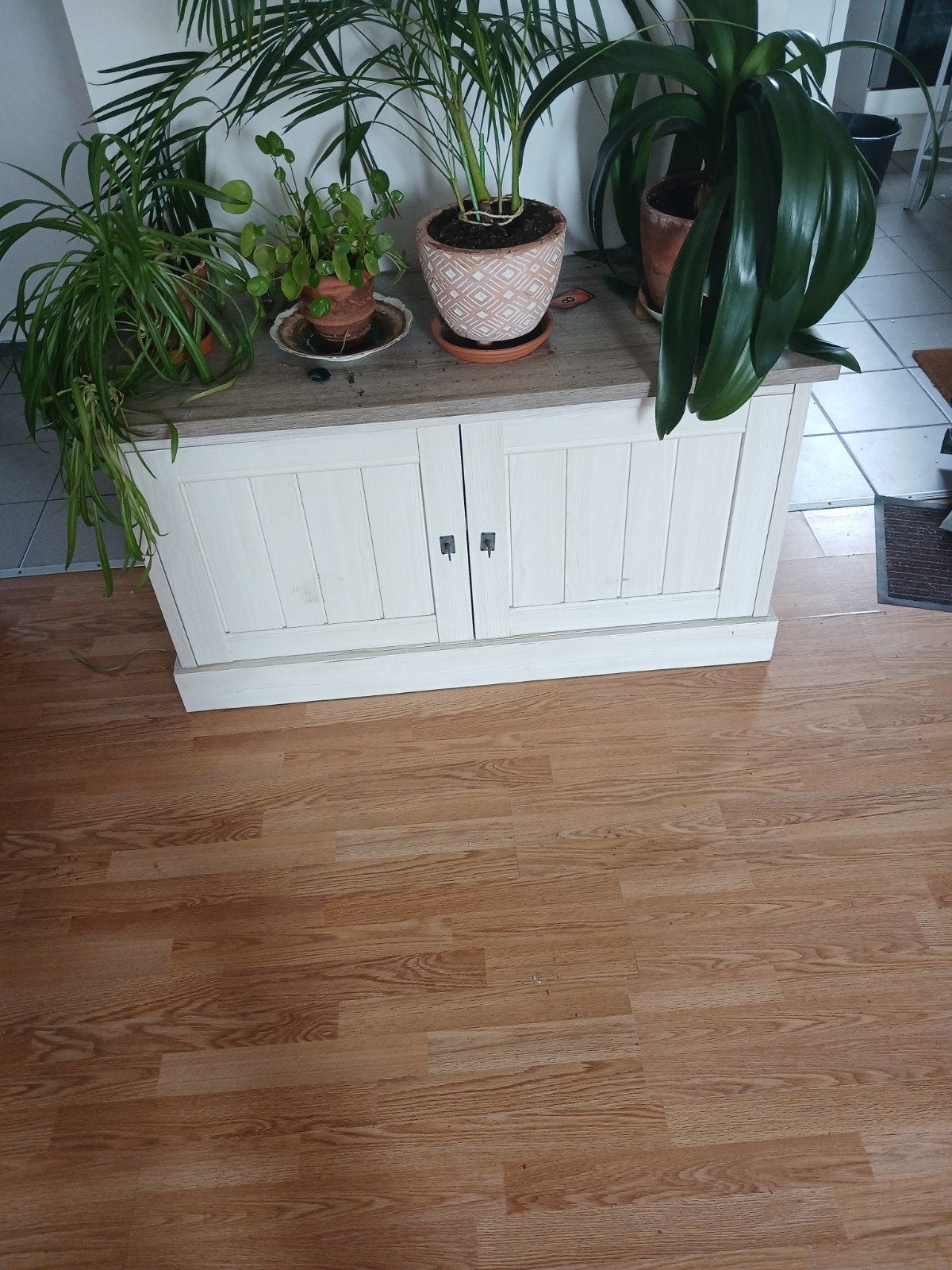 mooie lage kast beige, Ophalen, Gebruikt
