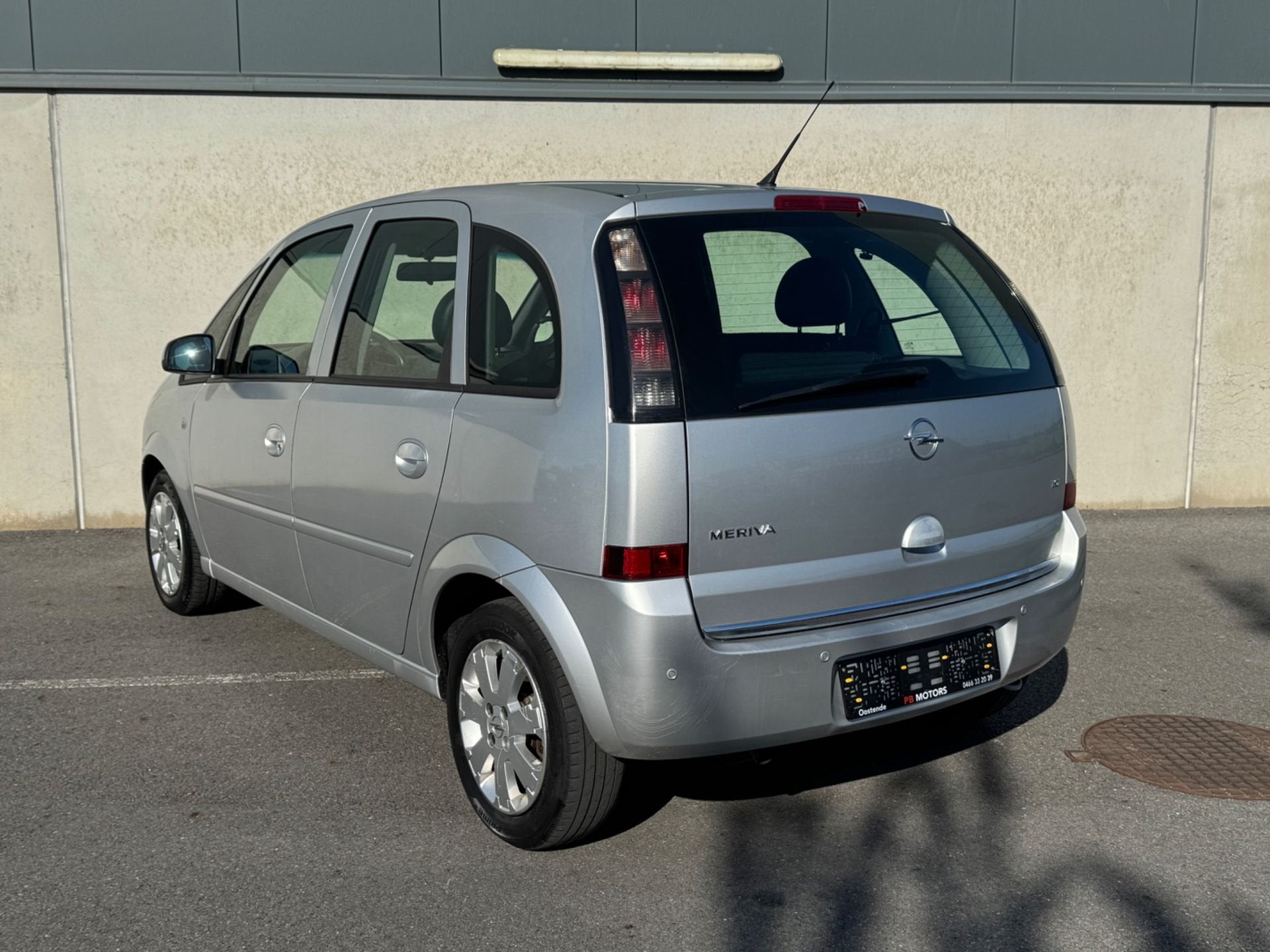 Opel Meriva - AUTOMAAT - benzine 1.6 - 131.000 km - garantie, Autos, Volant multifonction, Argent ou Gris, Achat, Entreprise